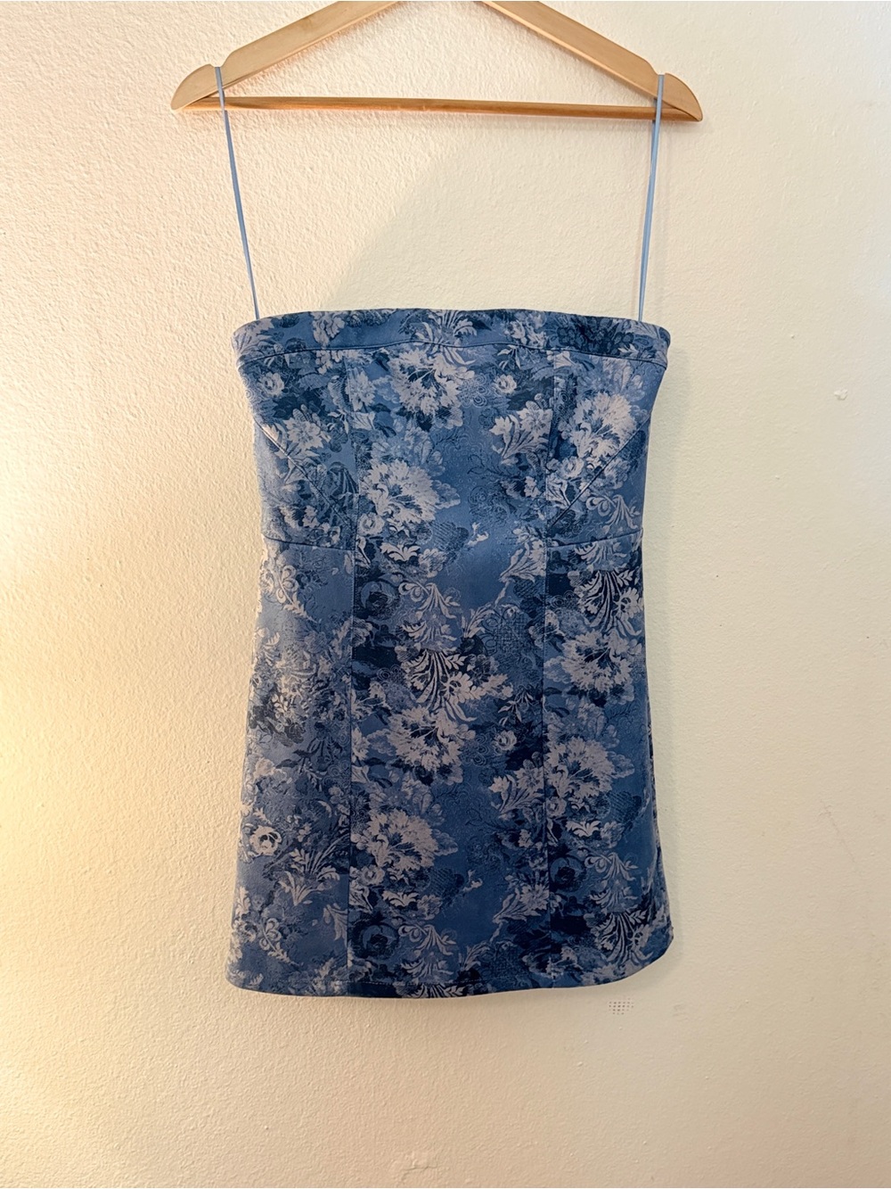 Urban Outfitters Blue Floral Strapless Formfitting Dress with Stretch - Size M